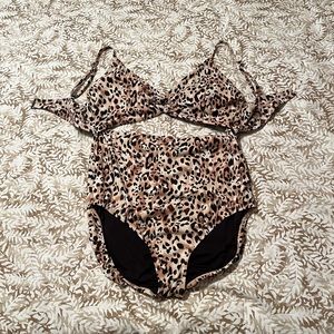Bathing suit monokini, hardly worn.